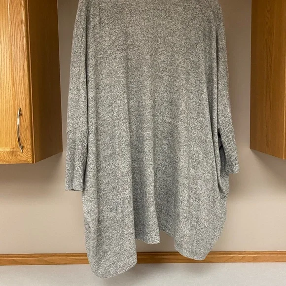 Flaunt Boutique Gray Speckled Cardigan - Picture 9 of 12